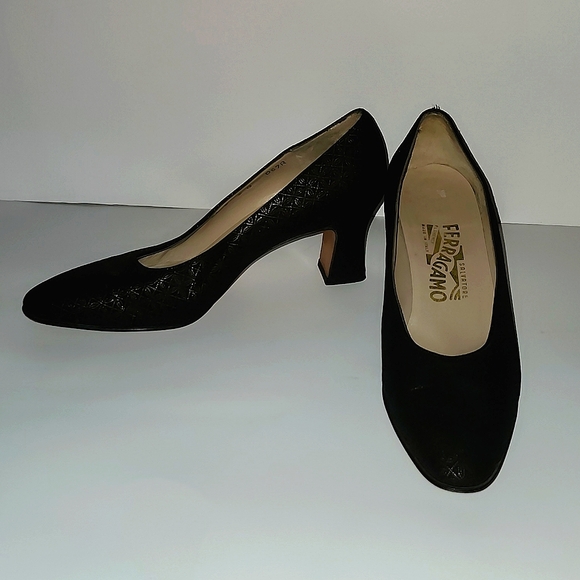 Salvatore Ferragamo Black Patterned Heels Size 8 - Picture 1 of 3